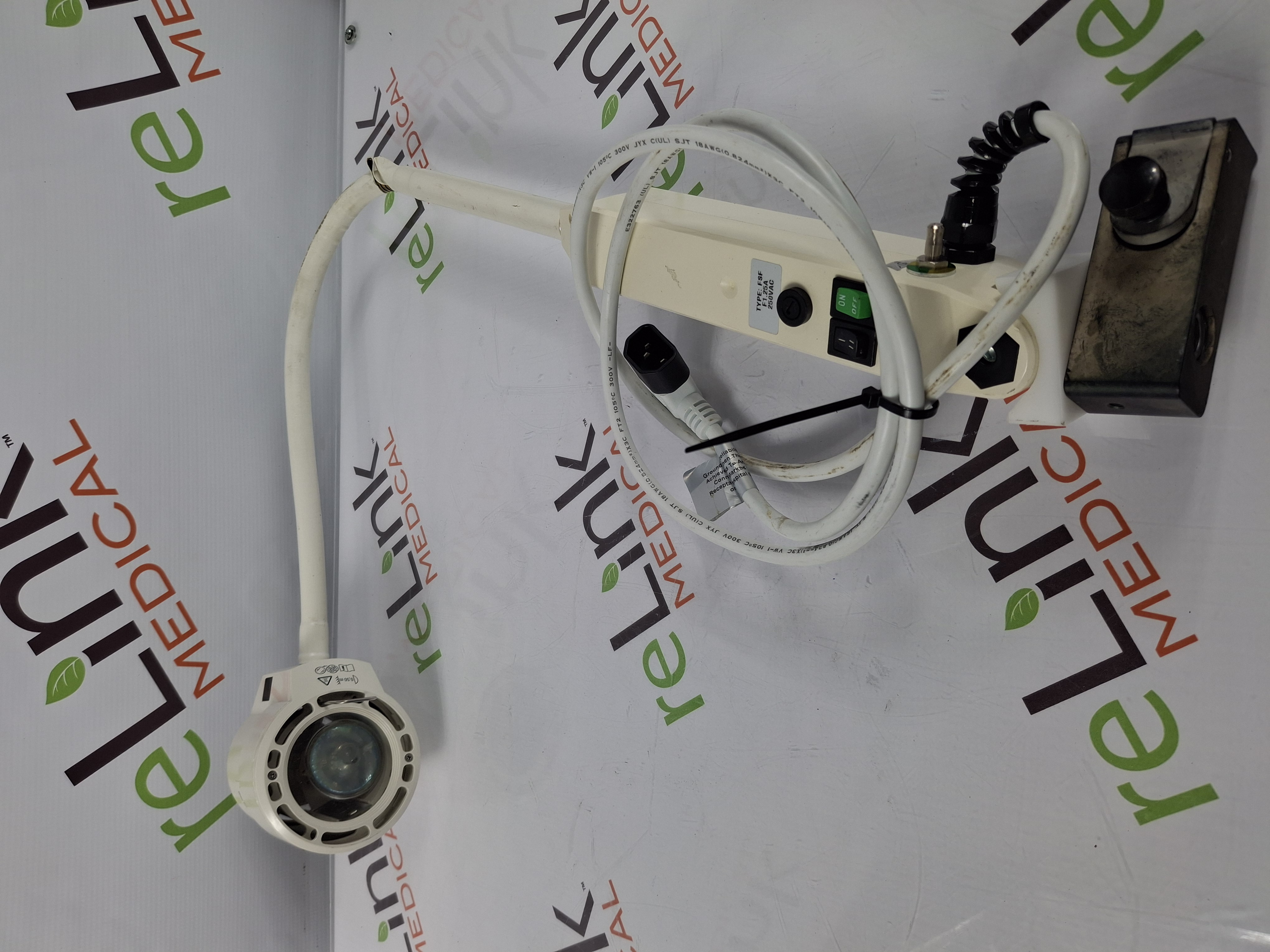 ヨシダ　ヒカル　HY-50s Wildman lighting Co Halux 50sx Exam light | LabX.com