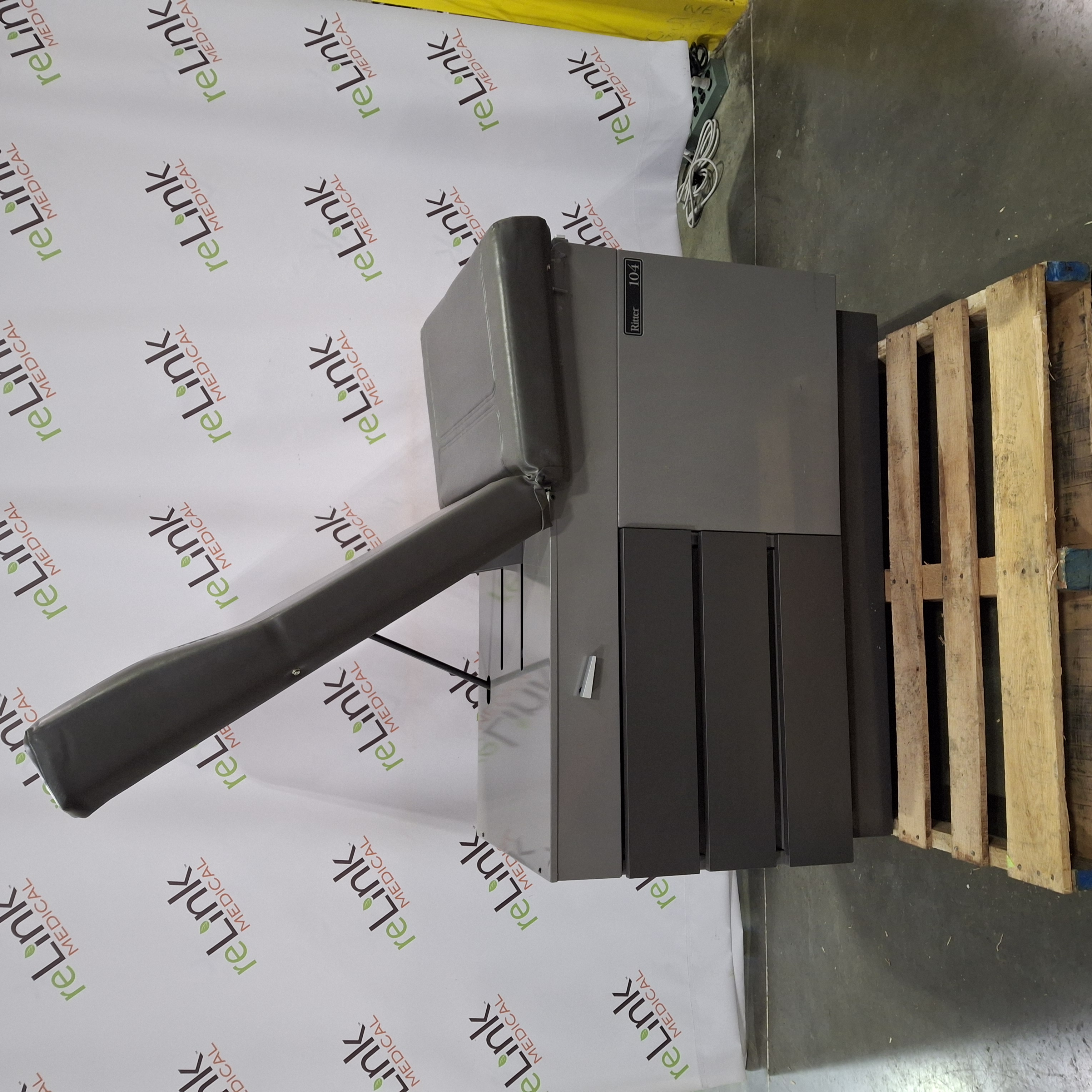 Midmark Ritter Model 104 Exam Table
